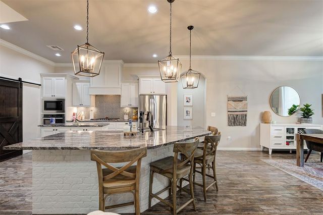 2209 Bretton Lane, Edmond, OK 73012