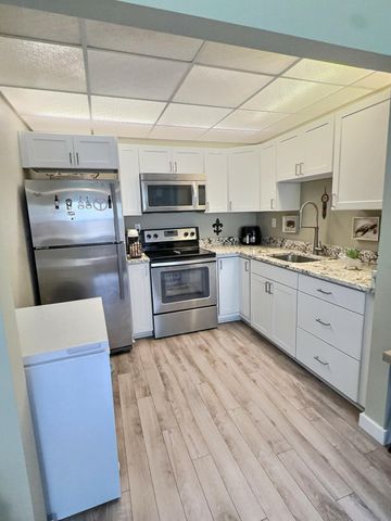 199 Burgundy E, Delray Beach, FL 33484