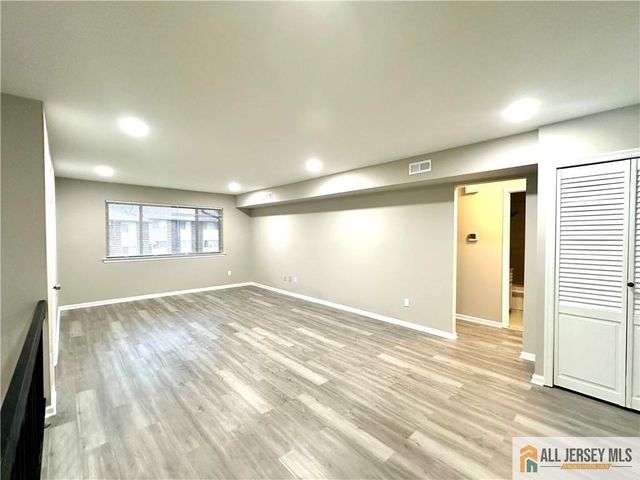 1310 Bradley Court, South Brunswick, NJ 08540