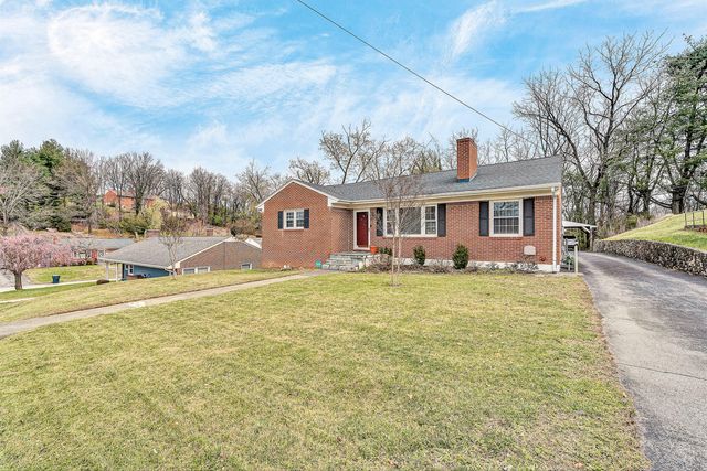 2726 Thorndale ST, Roanoke, VA 24015