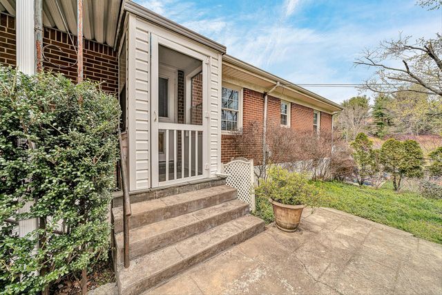 2726 Thorndale ST, Roanoke, VA 24015