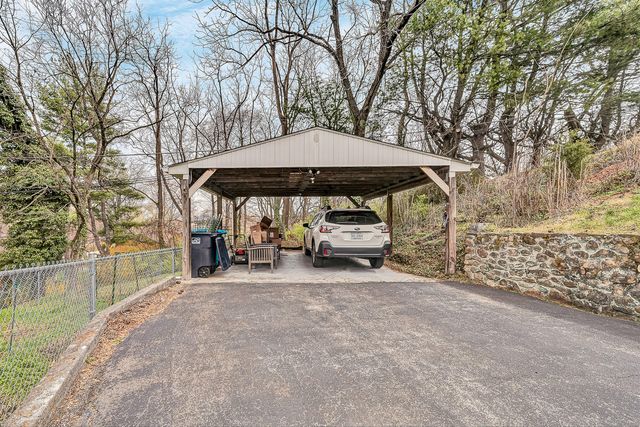 2726 Thorndale ST, Roanoke, VA 24015