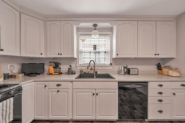 2726 Thorndale ST, Roanoke, VA 24015