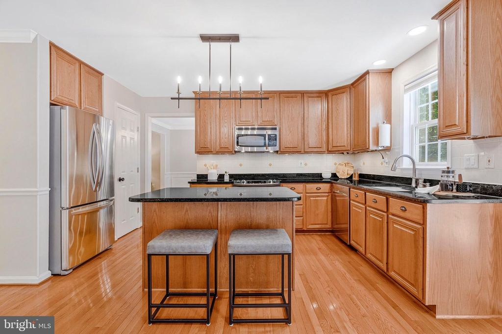 6265 HAPPY CREEK RD, Manassas, VA 20112