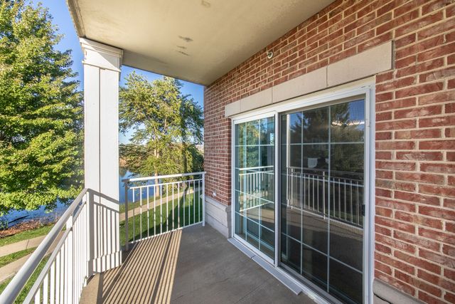 101 Pointe Drive 103, Northbrook, IL 60062