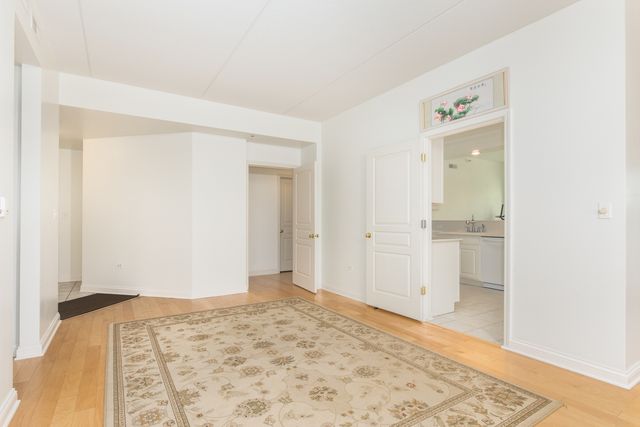 101 Pointe Drive 103, Northbrook, IL 60062