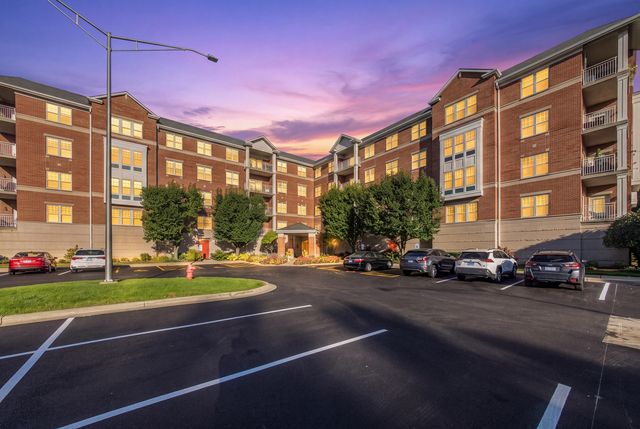 101 Pointe Drive 103, Northbrook, IL 60062