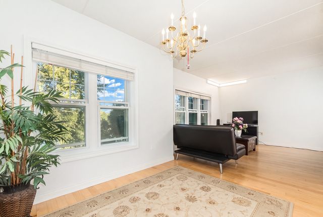 101 Pointe Drive 103, Northbrook, IL 60062
