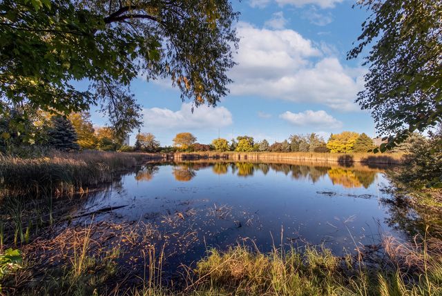 101 Pointe Drive 103, Northbrook, IL 60062
