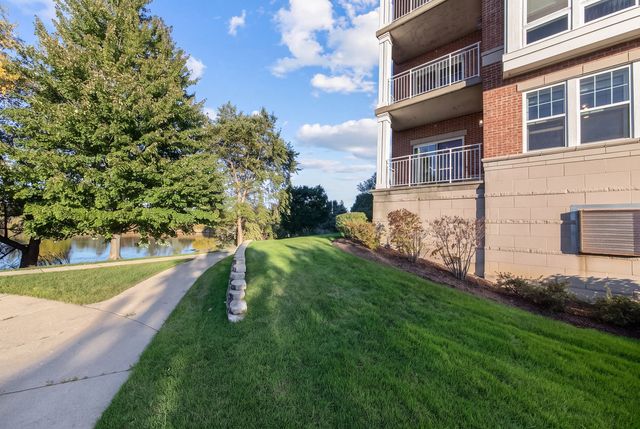 101 Pointe Drive 103, Northbrook, IL 60062
