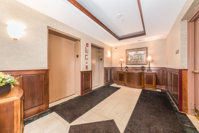 101 Pointe Drive 103, Northbrook, IL 60062