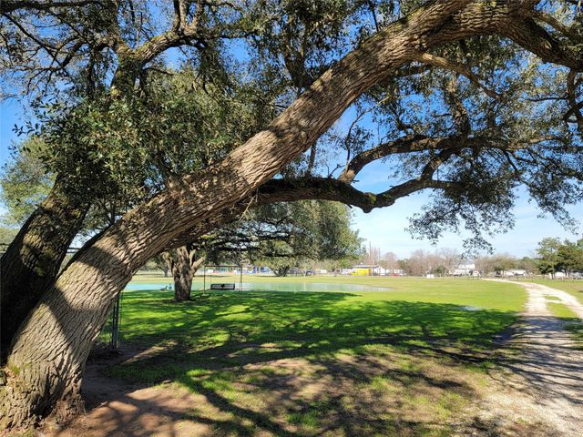 28302 Piney Corners, Waller, TX 77484