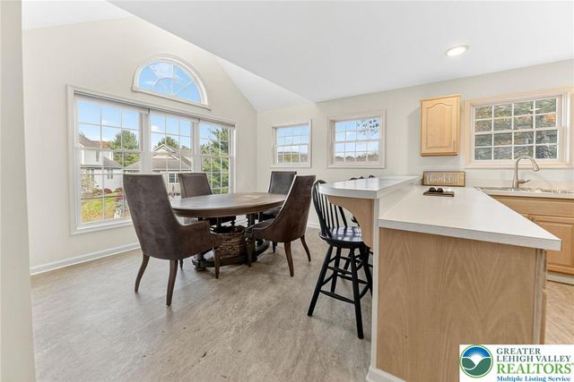 230 Hawthorne Village Court, Middle Smithfield Twp, PA 18302