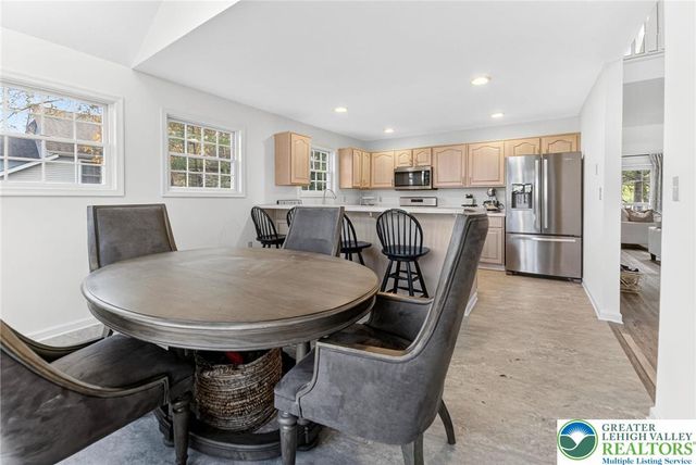 230 Hawthorne Village Court, Middle Smithfield Twp, PA 18302