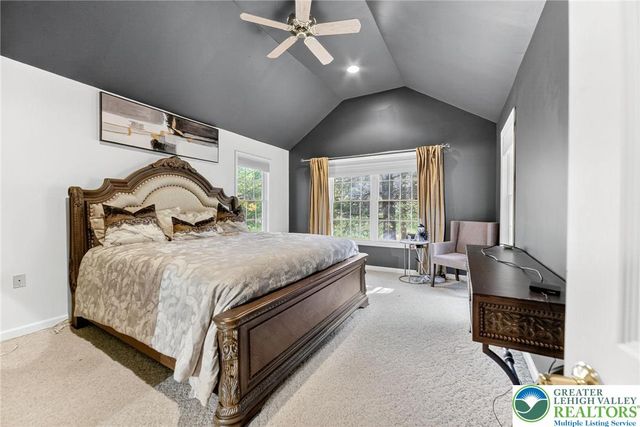 230 Hawthorne Village Court, Middle Smithfield Twp, PA 18302