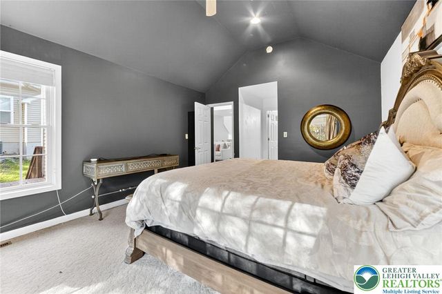 230 Hawthorne Village Court, Middle Smithfield Twp, PA 18302