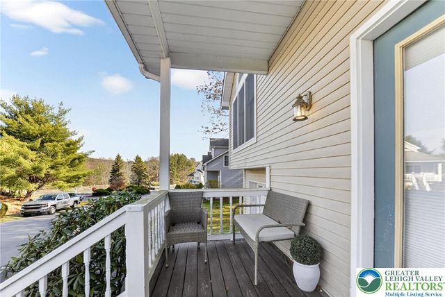 230 Hawthorne Village Court, Middle Smithfield Twp, PA 18302