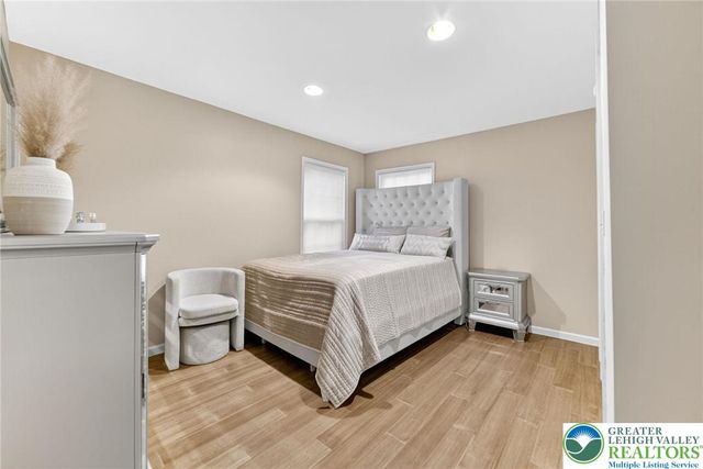 230 Hawthorne Village Court, Middle Smithfield Twp, PA 18302