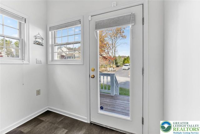 230 Hawthorne Village Court, Middle Smithfield Twp, PA 18302