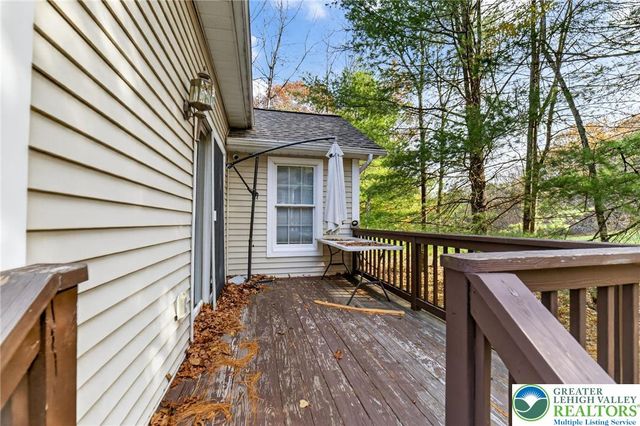 230 Hawthorne Village Court, Middle Smithfield Twp, PA 18302