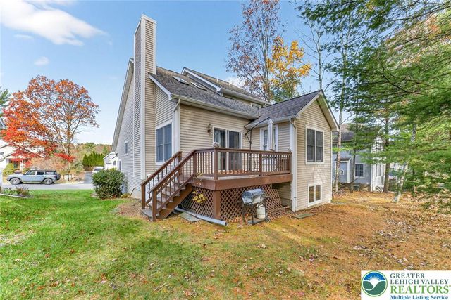 230 Hawthorne Village Court, Middle Smithfield Twp, PA 18302