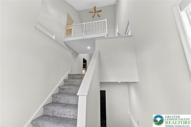 230 Hawthorne Village Court, Middle Smithfield Twp, PA 18302