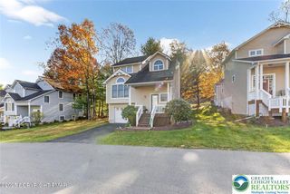 230 Hawthorne Village Court, Middle Smithfield Twp, PA 18302