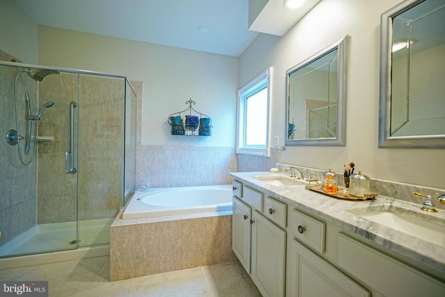 2 CEDAR GROVE CT, Ocean View, DE 19970