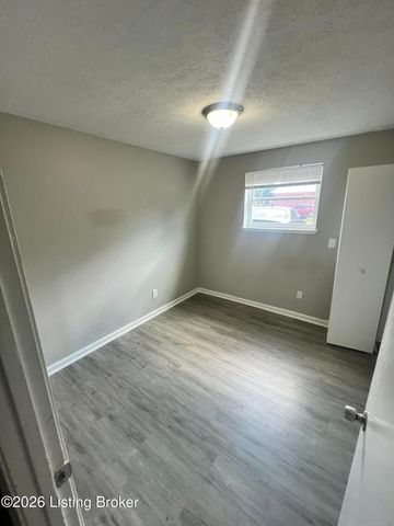 6500 Hackel Dr 3, Louisville, KY 40258