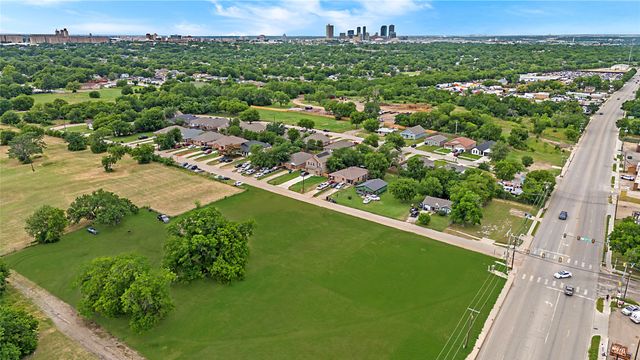 1508 E Robert Street, Fort Worth, TX 76104
