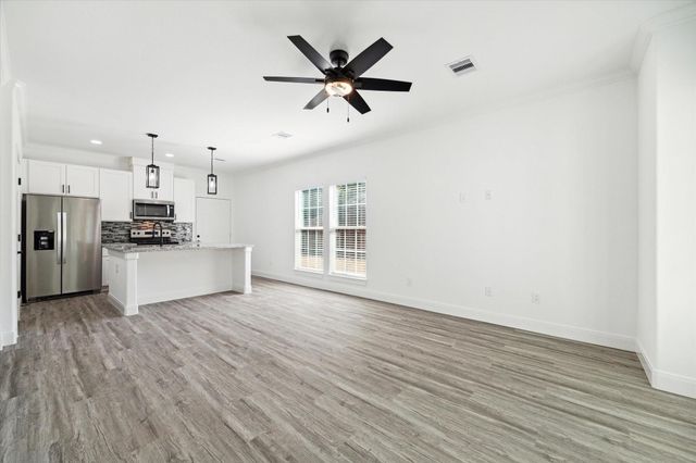 120 W Mulberry Avenue, Wharton, TX 77488