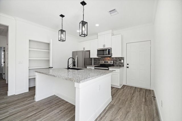 120 W Mulberry Avenue, Wharton, TX 77488