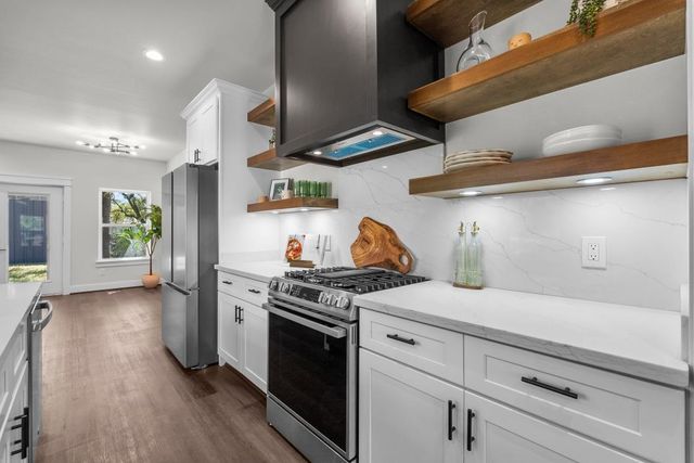 125 4th Street, San Leon, TX 77539