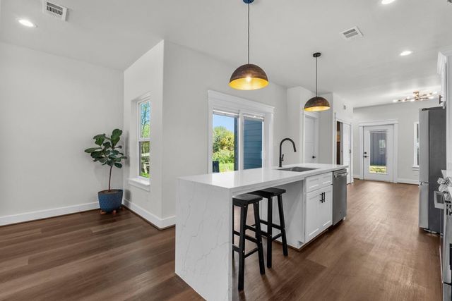 125 4th Street, San Leon, TX 77539