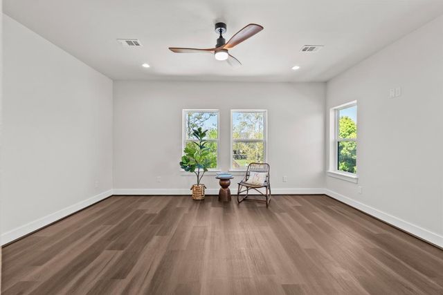 125 4th Street, San Leon, TX 77539