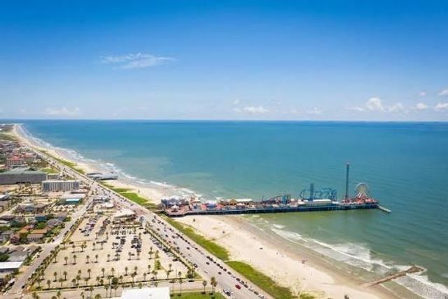 125 4th Street, San Leon, TX 77539