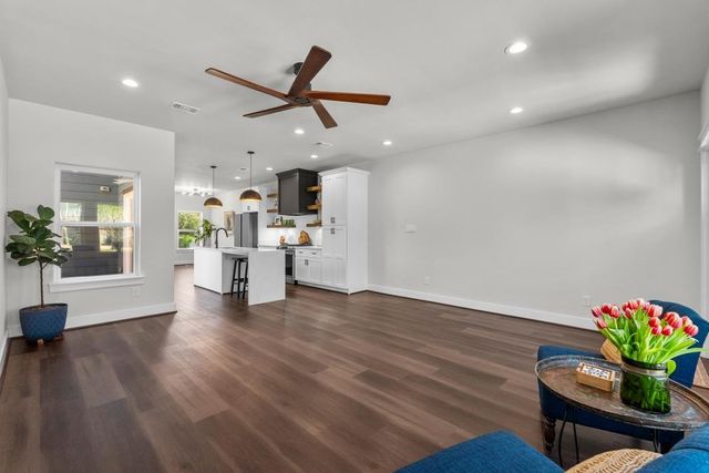 125 4th Street, San Leon, TX 77539