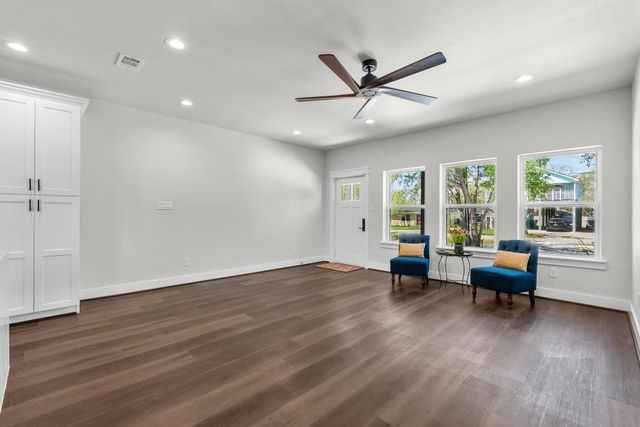 125 4th Street, San Leon, TX 77539