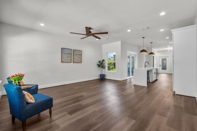 125 4th Street, San Leon, TX 77539