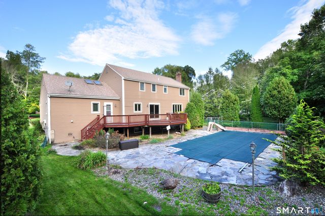 16 Virginia La, Farmington, CT 06085