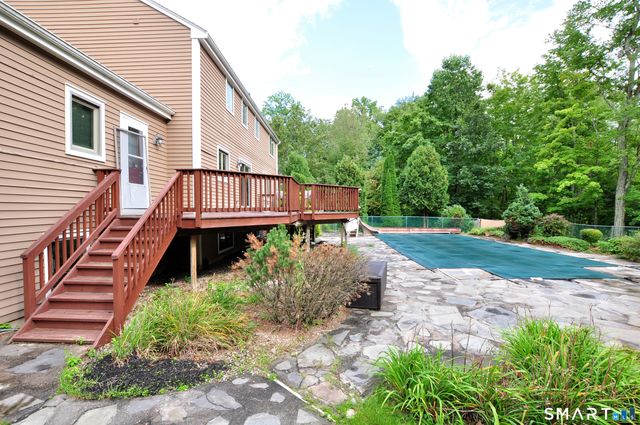 16 Virginia La, Farmington, CT 06085
