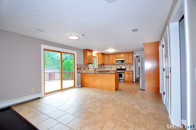 16 Virginia La, Farmington, CT 06085