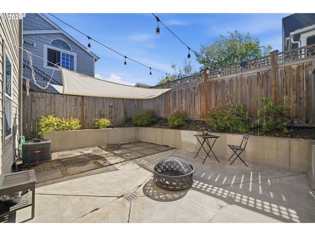 2340 WILLAMETTE St, Eugene, OR 97405