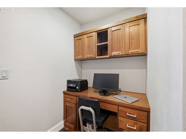 2340 WILLAMETTE St, Eugene, OR 97405