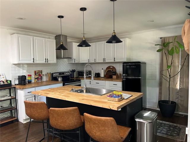 2469 Stone Road, East Point, GA 30344