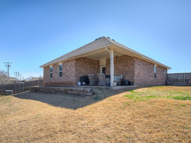 9109 NW 143rd Street, Yukon, OK 73099