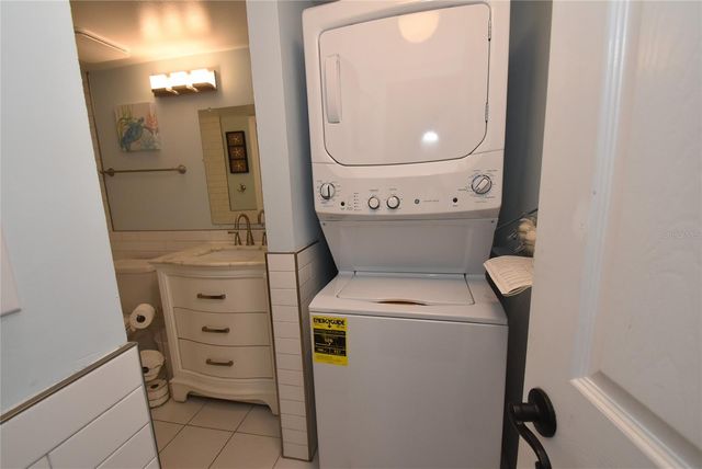 1687 BROOKHOUSE CIRCLE 221, Sarasota, FL 34231