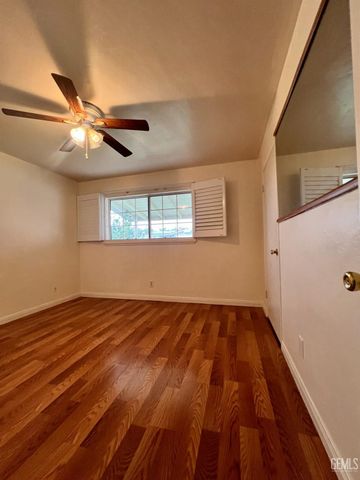 2907 Driller Avenue, Bakersfield, CA 93306