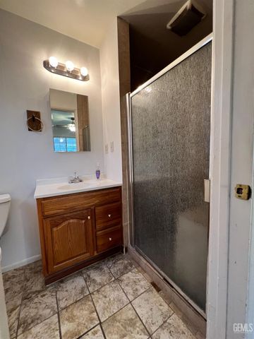 2907 Driller Avenue, Bakersfield, CA 93306