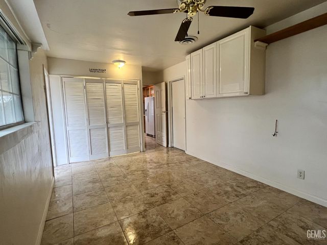 2907 Driller Avenue, Bakersfield, CA 93306